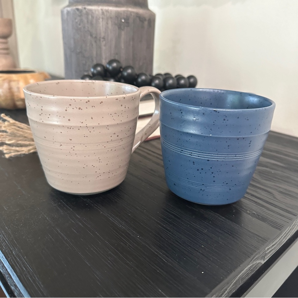 2 x Bee & Willow mugs